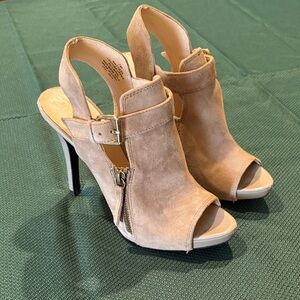 Nine West Tan Peep-Toe Slingback Heels